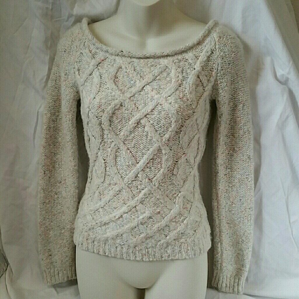Guess cream and multi color small sweater
